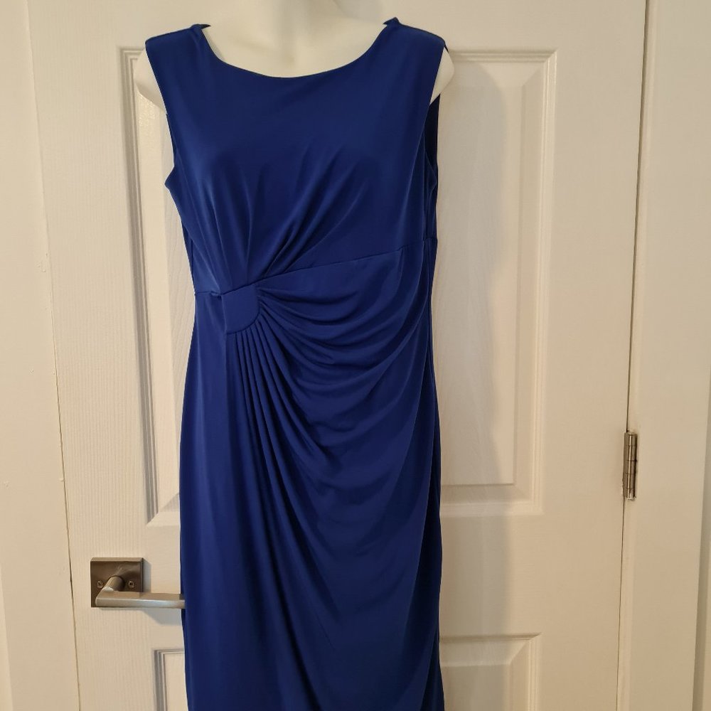 Blue dress - size 6 - Enfocus Studio